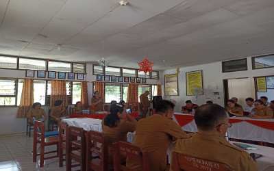 Rapat Bulanan SMKN PP Kalasey dirangkaikan dengan persiapan menjelang peringatan hari kemerdekaan indonesia ke 78